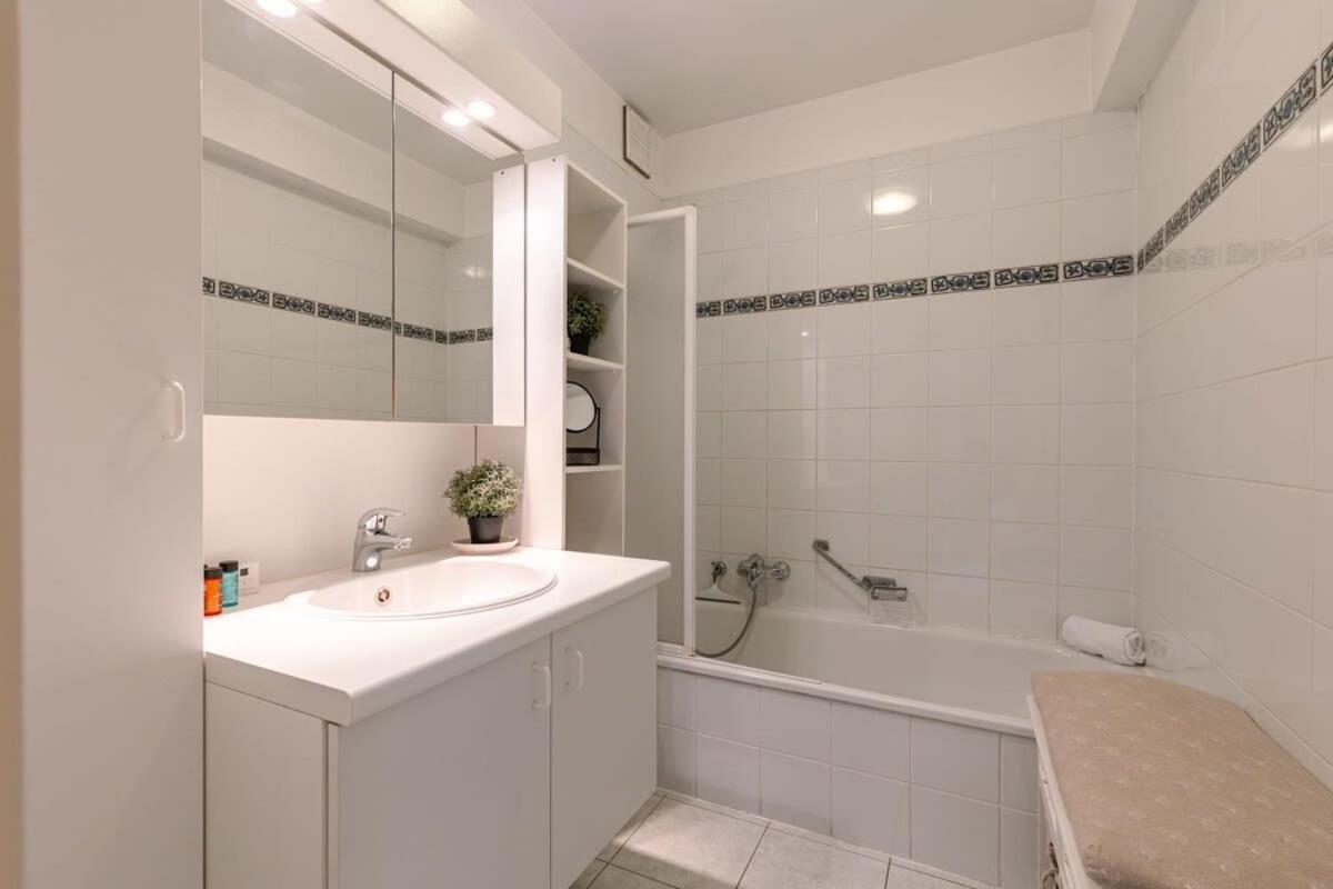 Huswell - Lovely Apartment With Lateral Sea View Middelkerke Esterno foto
